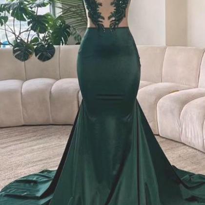 Emerald Green Elegant Prom Dresses 2024 Halter..