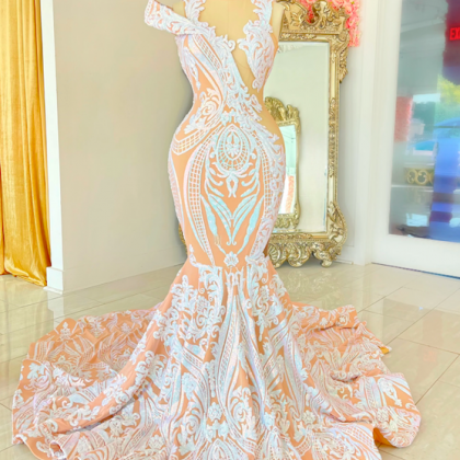 Elegant Champagne Prom Dresses 2024 Sequin..
