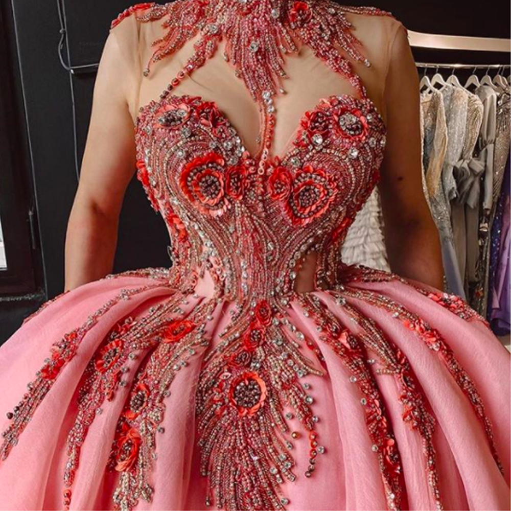 Luxury Prom Dresses Beaded Applique Crystals Pink Ball Gown Prom Dresses Sweet 16 Dresses