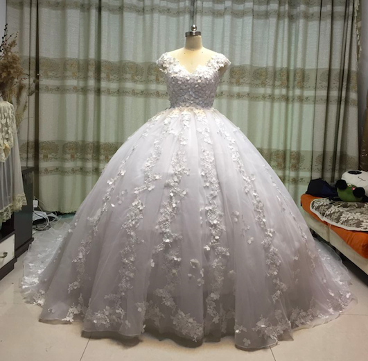 vestidos de novia princess white wedding dresses ball gown lace applique 3d flowers cap sleeve elegant bridal dress robe de mariage 