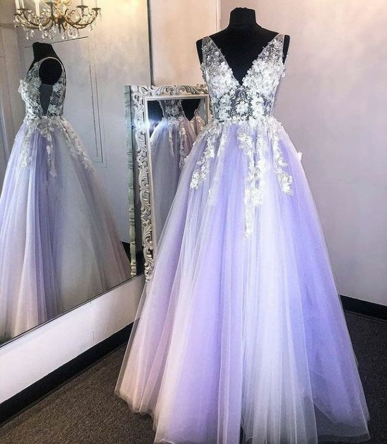 V Neck Purple Prom Dresses Long Tulle A Line Lace Applique 3d Flowers Elegant Prom Gown Robes De Cocktail