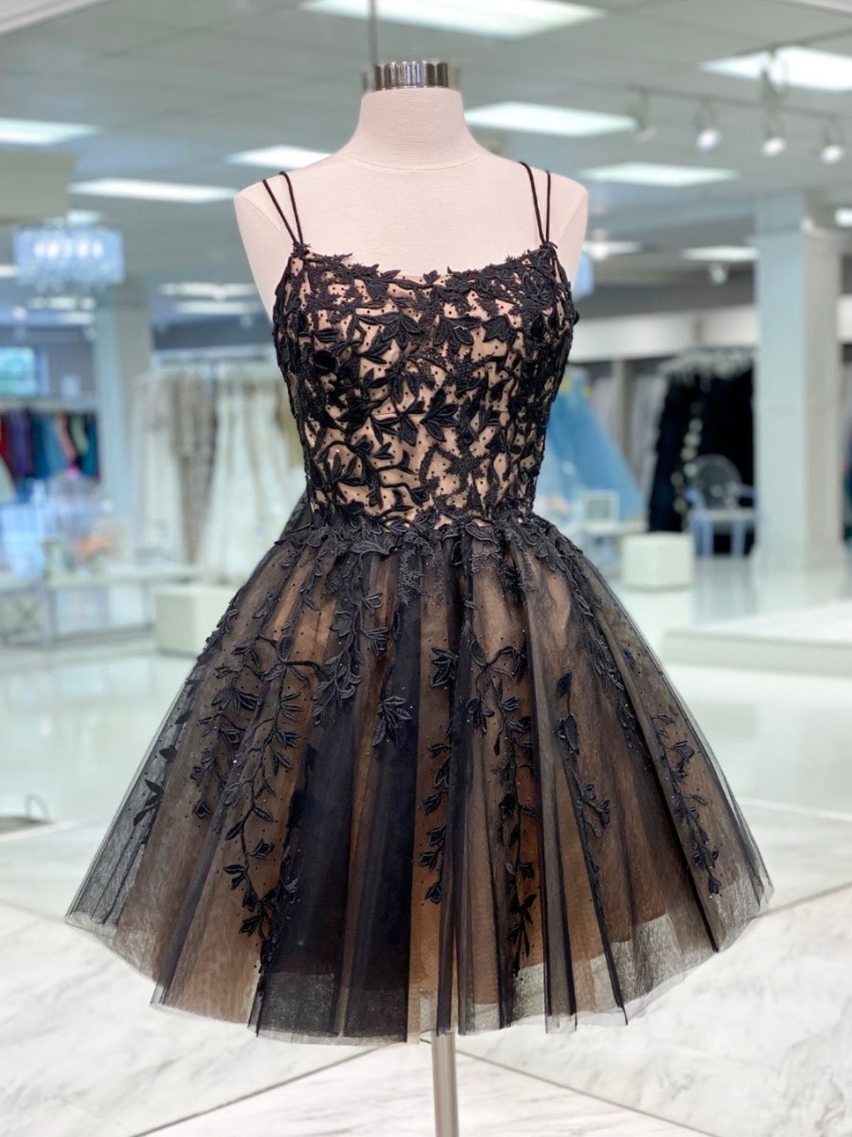 vestidos de cocktail black lace applique prom dresses short spaghetti strap beaded tulle cheap prom gown homecoming dresses 2022 robes de cocktail 2023