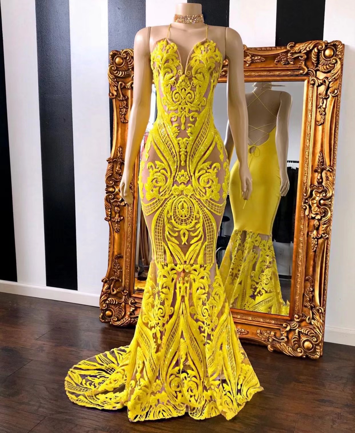 Halter Mermaid Prom Dresses Long Yellow Sparkly Sequin Applique Modest Simple Prom Gown Formal Party Dresses Vestidos De Noche