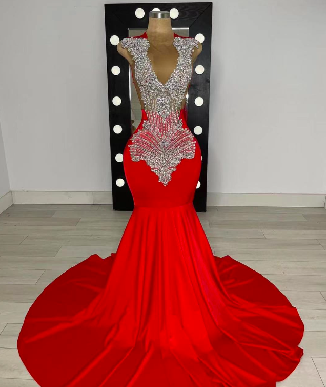 Diamonds Embellished Prom Gown Luxury Red Rhinestones Prom Dresses Vestidos De Gala Cap Sleeve Elegant Formal Occasion Dresses Abendkleider