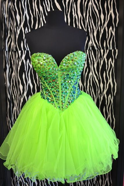 Green Prom Dresses Short Sweetheart Neck Beaded Sparkly Tulle Prom Ball Gown Vestidos De Graduacion Robe De Bal