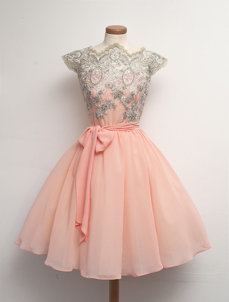 Robe De Bal Vintage Prom Dresses Short Pink Lace Applique Cap Sleeve Prom Gown Vestidos De Graduacion